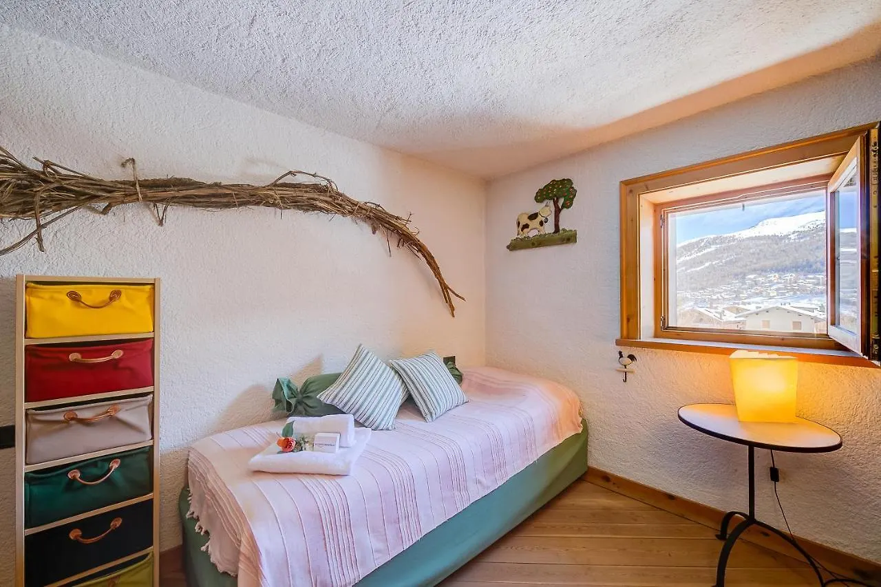 Chalet Lidia Ski In-Ski Out 50M - Happy Rentals Livigno