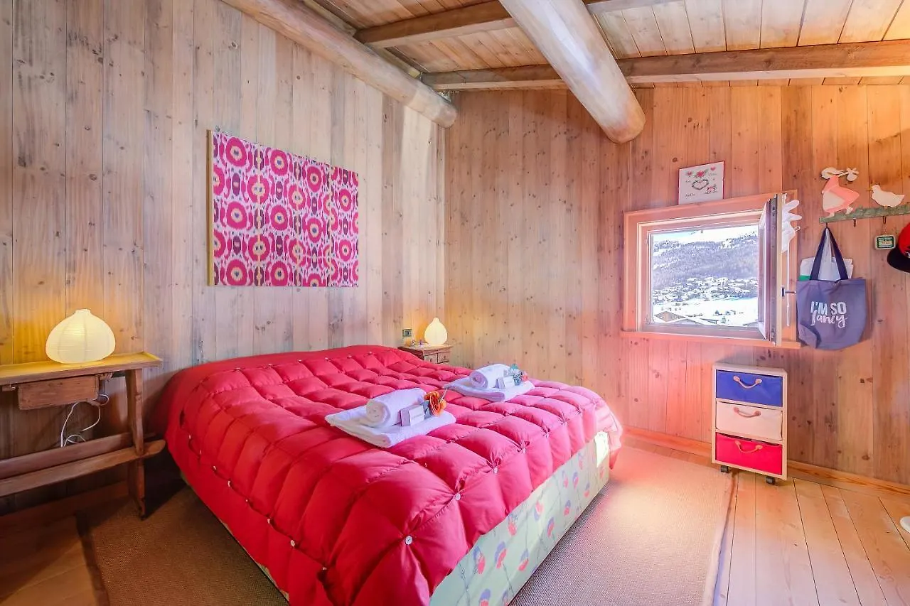 Chalet Lidia Ski In-Ski Out 50M - Happy Rentals Livigno 0*,  Italy