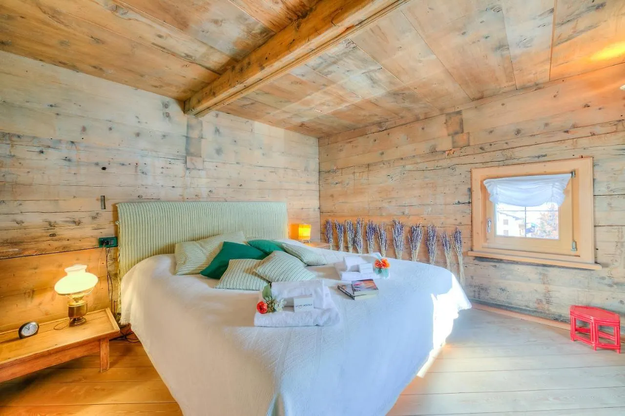 Chalet Lidia Ski In-Ski Out 50M - Happy Rentals Livigno